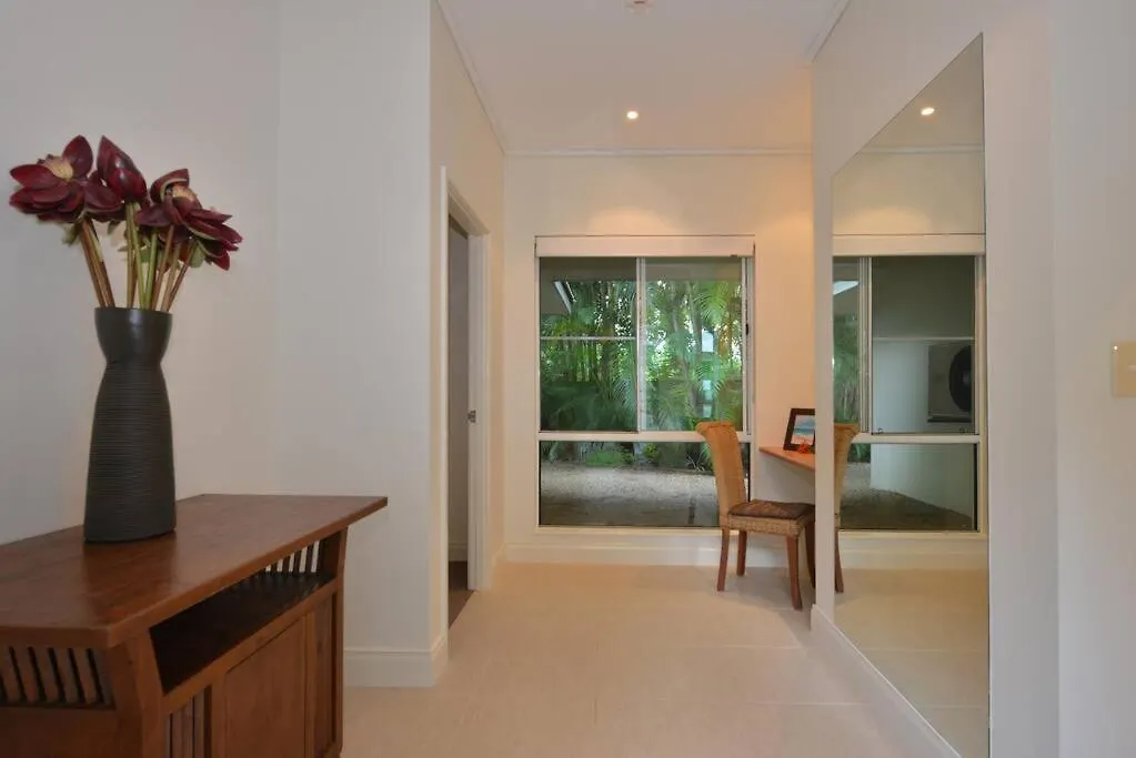 Plantation House - Private 4 Bedroom Beachfront Retreat Port Douglas 0*,