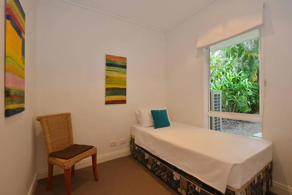 Plantation House - Private 4 Bedroom Beachfront Retreat Port Douglas